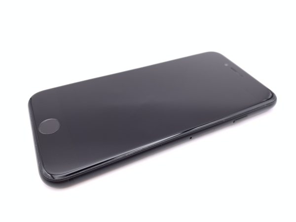 Refurbished iPhone SE 2020 schwarz